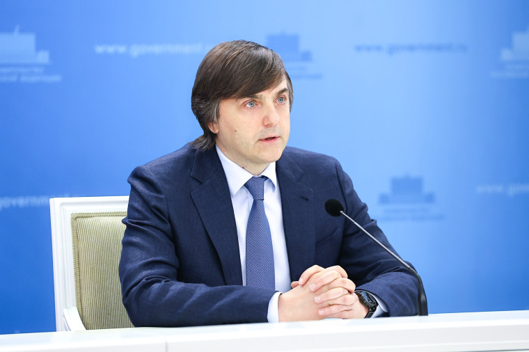 https://edu.gov.ru/press/9896/brifing-ministra-prosvescheniya-rf-sergeya-kravcova-po-itogam-2024-25-uchebnogo-goda/.