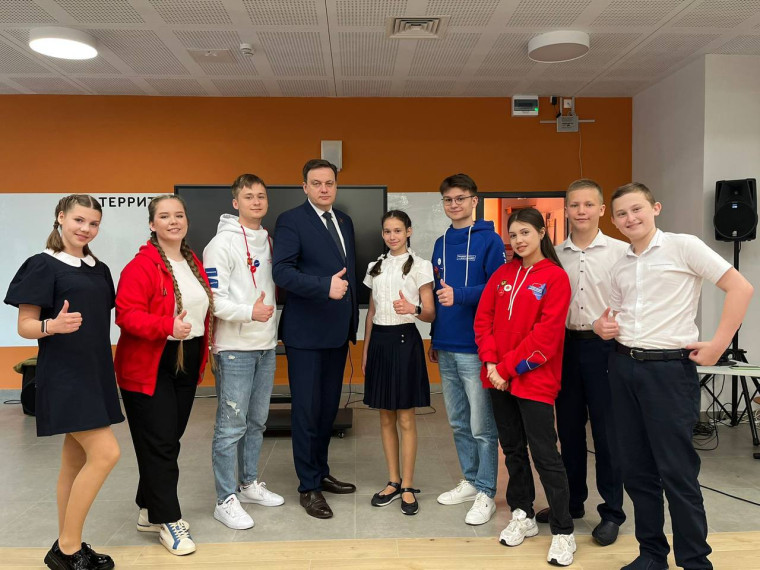 Онлайн-конференция министра просвещения Сергея Кравцова.